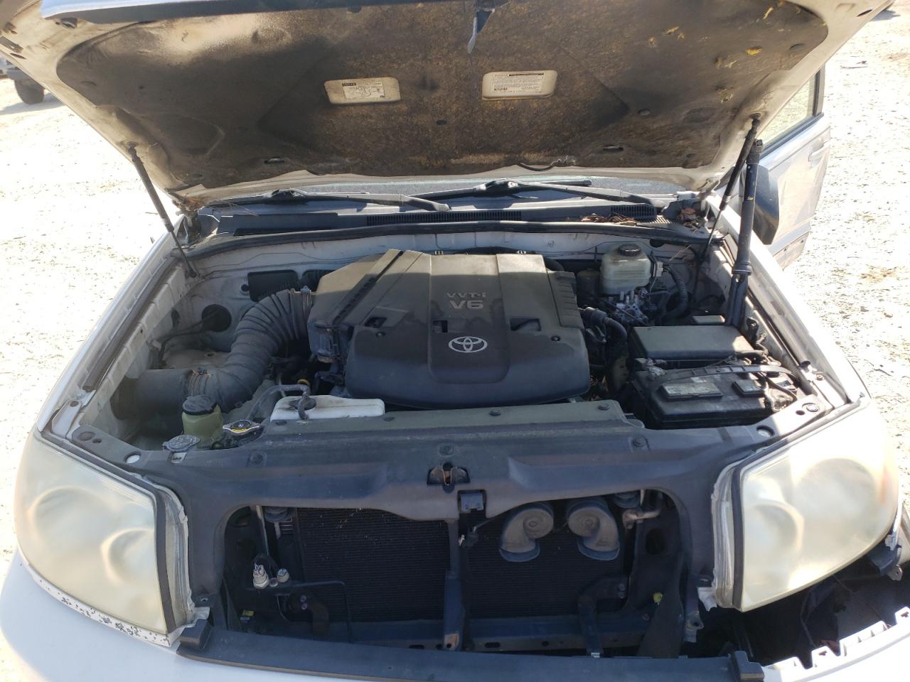 Photo 7 from auction – 2005 TOYOTA 4RUNNER SR with VIN JTEZU14RX58026667