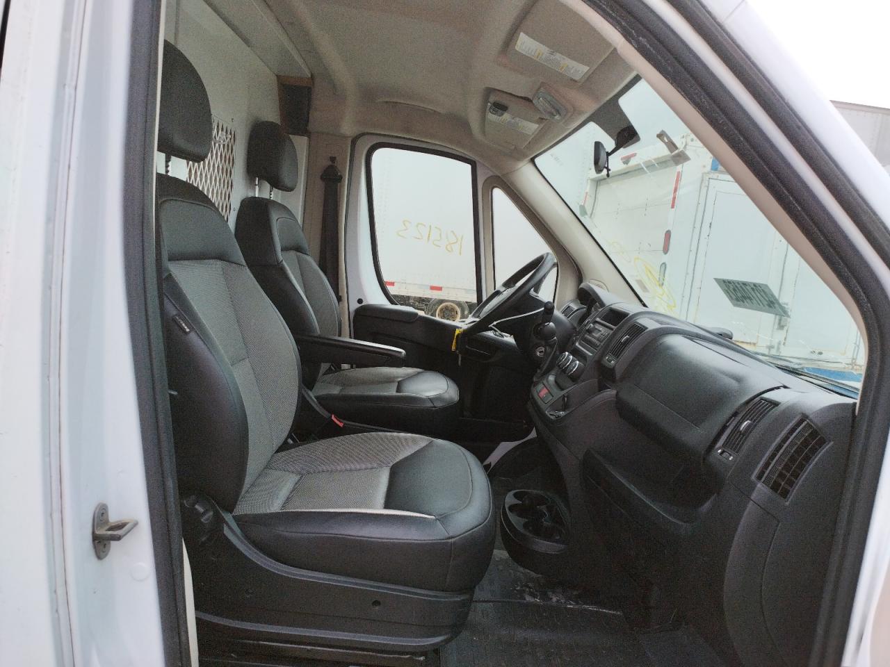 Photo 5 from auction – 2017 RAM PROMASTER with VIN 3C6TRVAG2HE511957