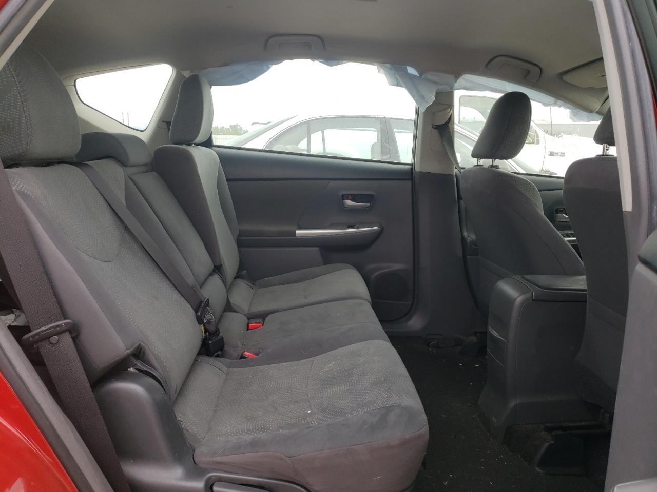 Photo 6 from auction – 2013 TOYOTA PRIUS V with VIN JTDZN3EU8D3255425