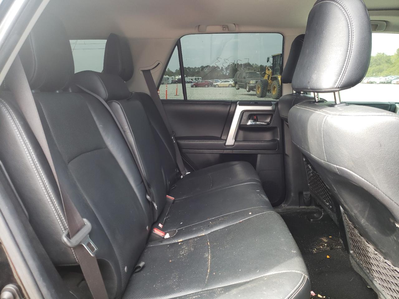Photo 6 from auction – 2018 TOYOTA 4RUNNER SR with VIN JTEBU5JR8J5593503
