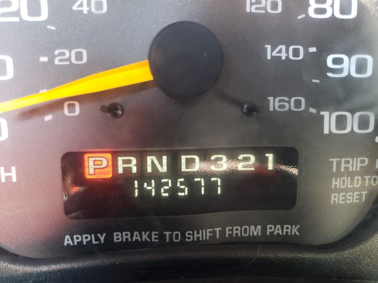 Photo 8 from auction – 1997 CHEVROLET EXPRESS G2 with VIN 1GCFG25M0V1070533