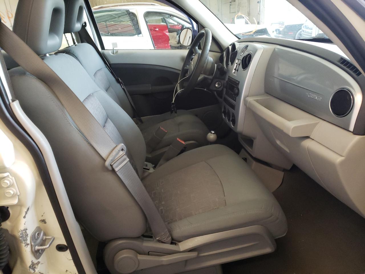 Photo 5 from auction – 2008 CHRYSLER PT CRUISER with VIN 3A8FY48B48T242832