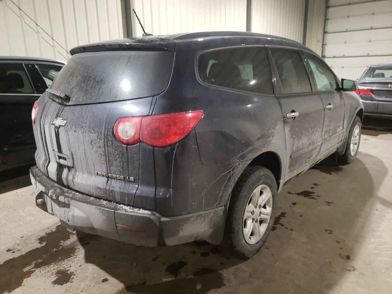 Photo 4 from auction – 2011 CHEVROLET TRAVERSE L with VIN 1GNKREED3BJ339234