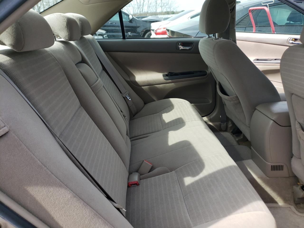 Photo 6 from auction – 2005 TOYOTA CAMRY LE with VIN 4T1BE32K55U032822