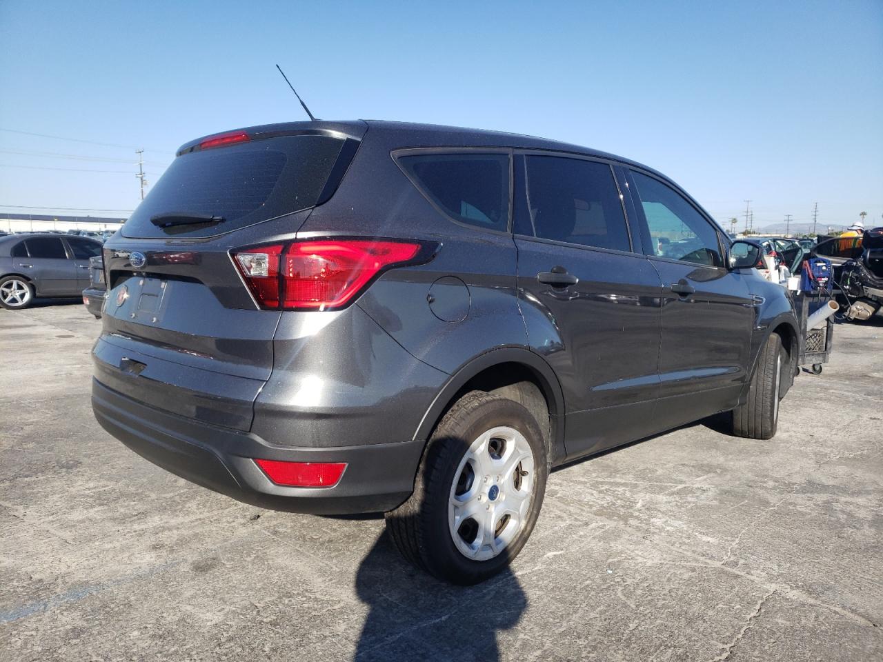 Photo 4 from auction – 2019 FORD ESCAPE S with VIN 1FMCU0F72KUA81502