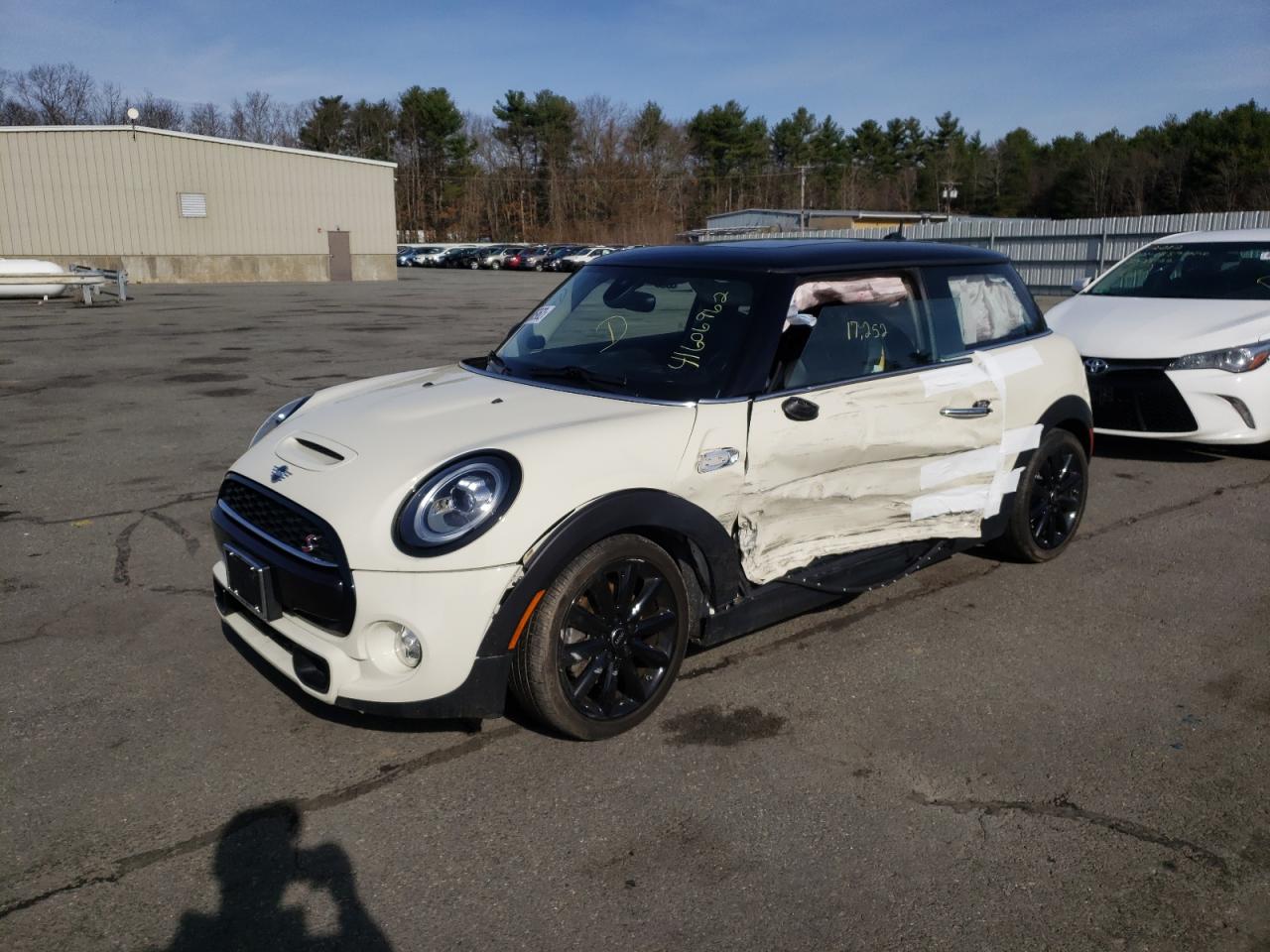 Photo 2 from auction – 2019 MINI COOPER S with VIN WMWXP7C55K2A54217