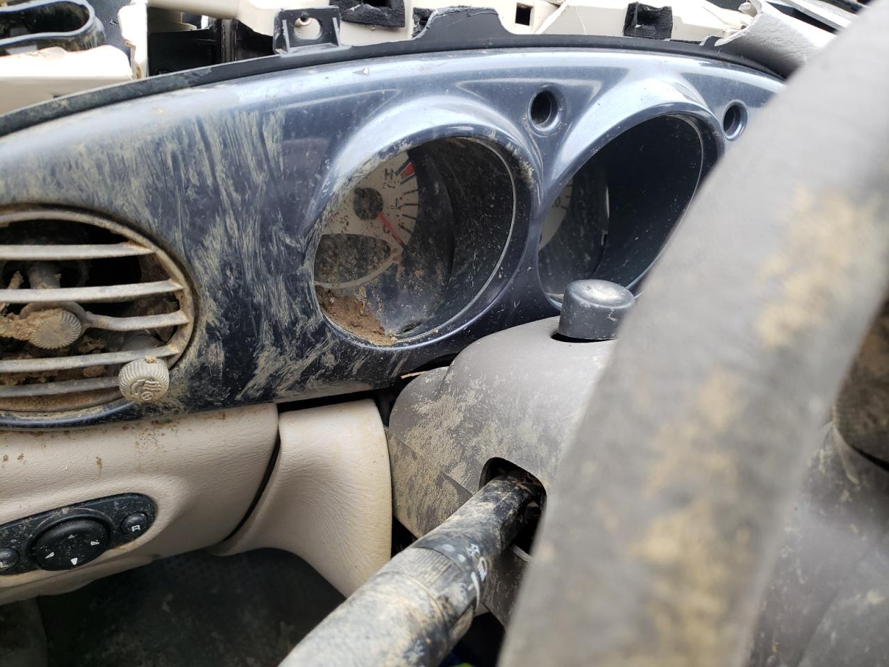 Foto 8 de la subasta – 2002 CHRYSLER PT CRUISER con VIN 3C8FY58B32T279759