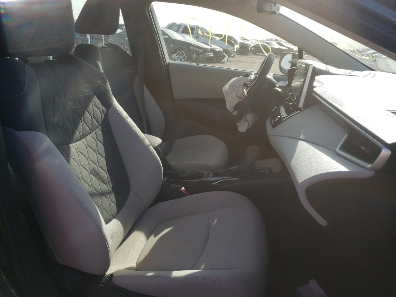 Photo 5 from auction – 2020 TOYOTA COROLLA LE with VIN JTDEPRAE1LJ084764