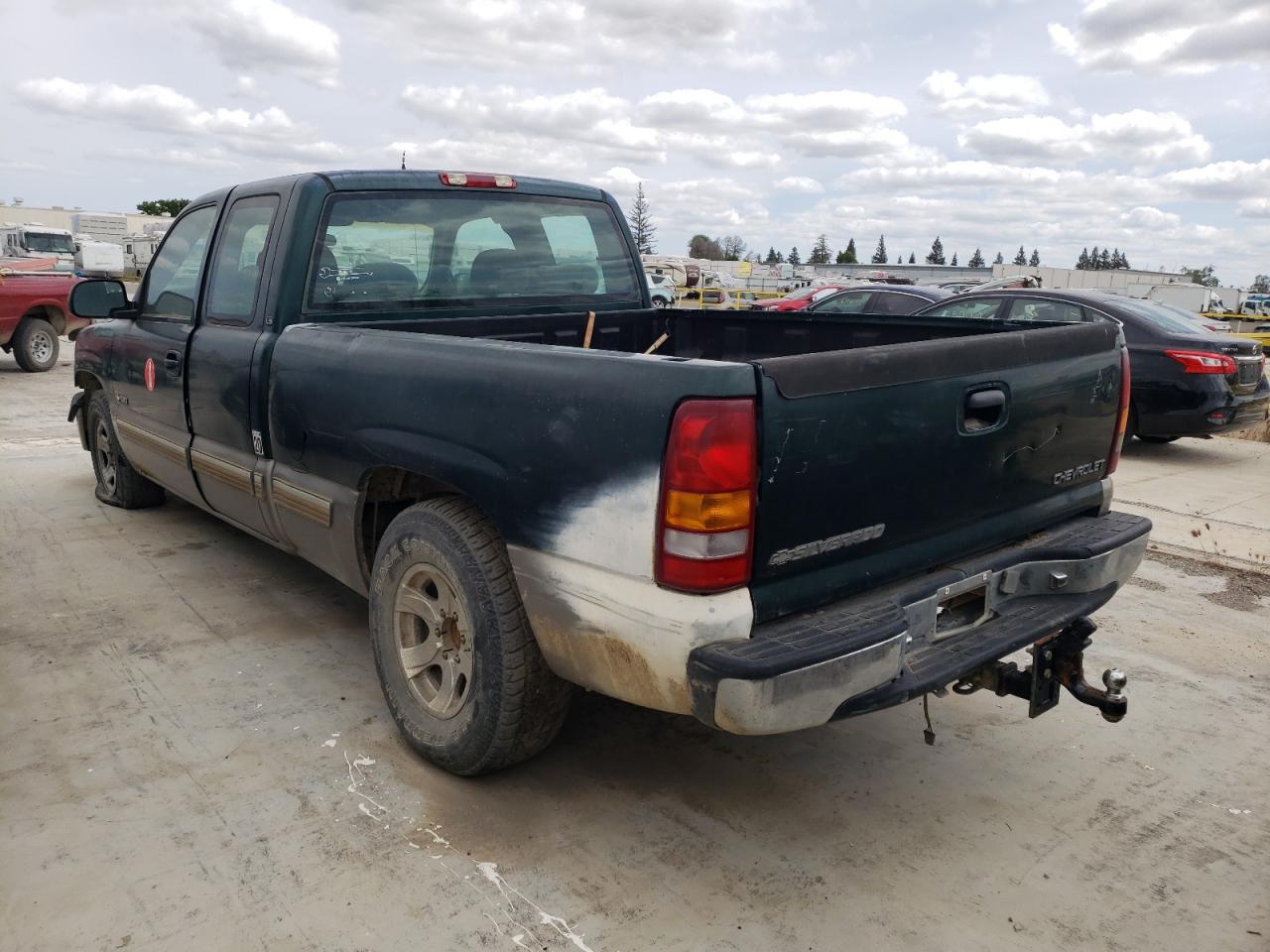 Photo 3 from auction – 2001 CHEVROLET SILVERADO with VIN 2GCEC19T811357321