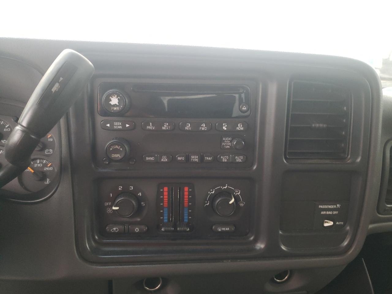 Photo 9 from auction – 2004 CHEVROLET 1500 SILVE with VIN 1GCEK19T74E289812
