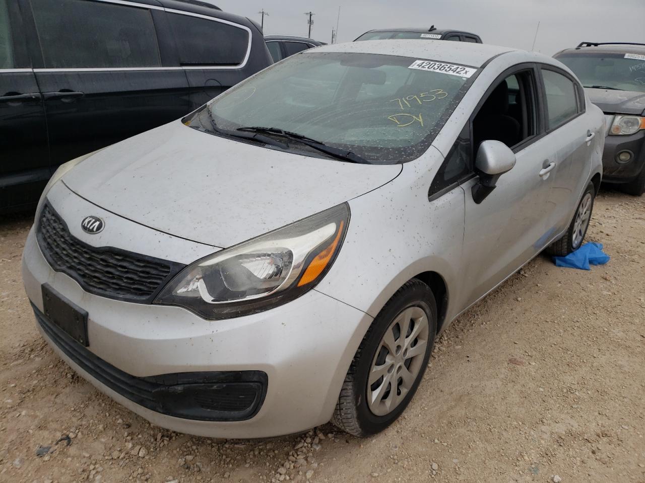 Foto 2 de la subasta – 2014 KIA RIO LX con VIN KNADM4A37E6364181