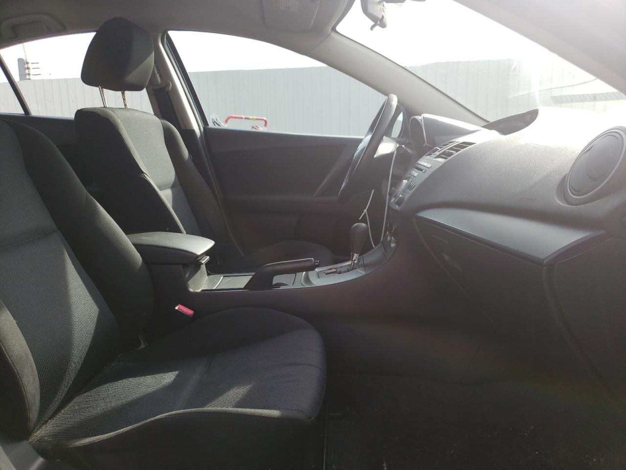 Photo 5 from auction – 2011 MAZDA 3 I with VIN JM1BL1UG6B1412613