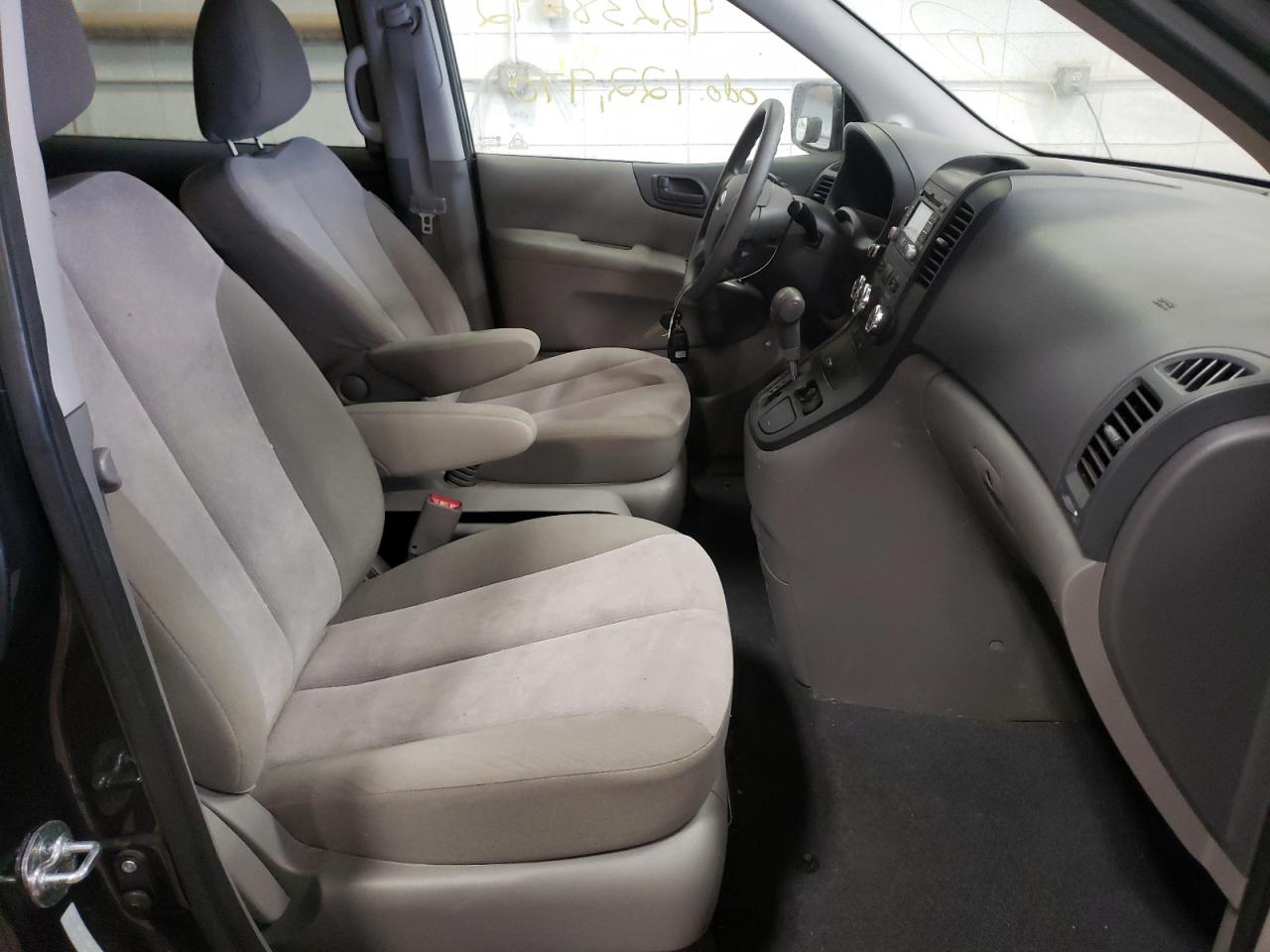 Photo 5 from auction – 2014 KIA SEDONA LX with VIN KNDMG4C76E6543077