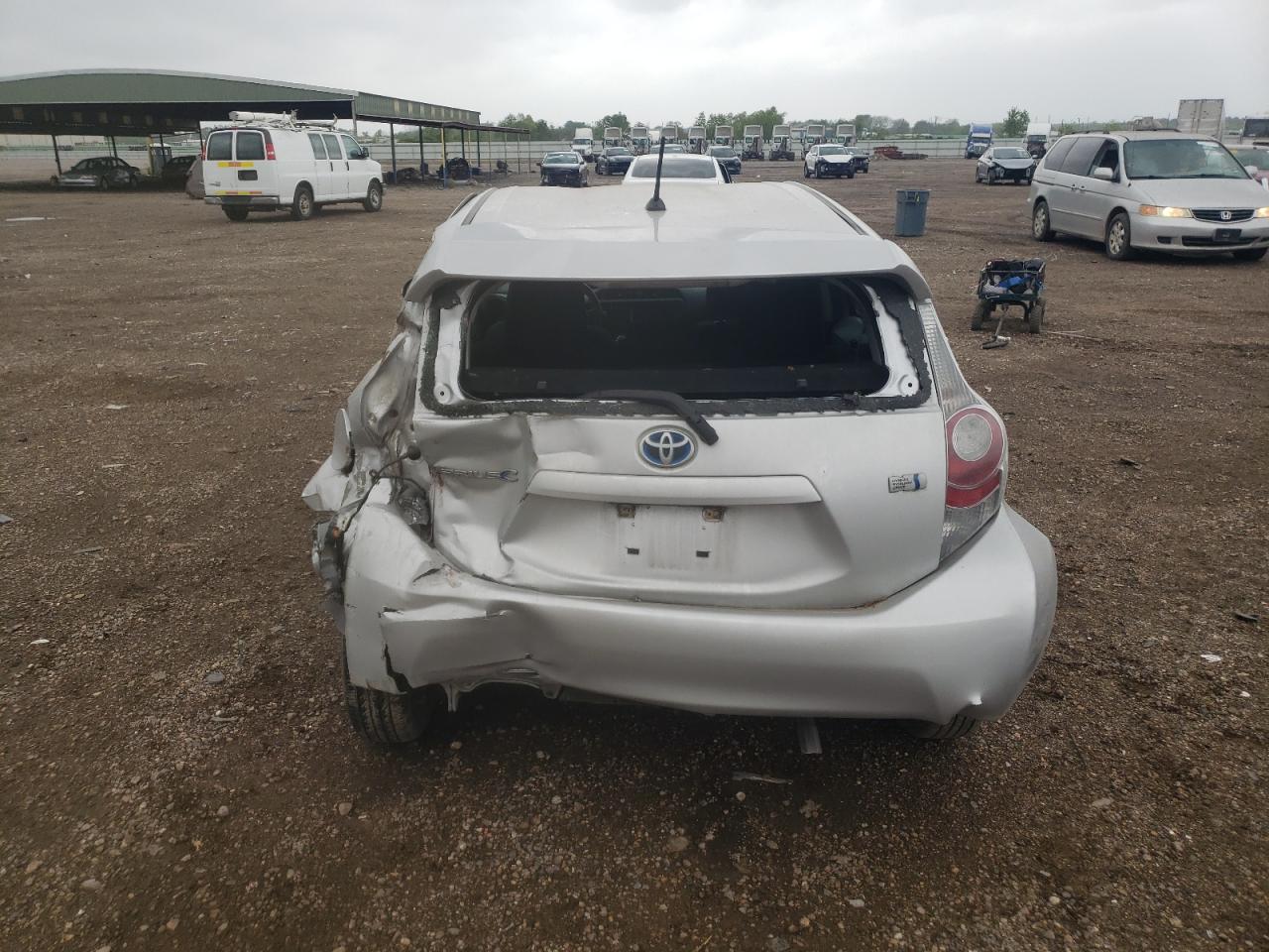 Photo 9 from auction – 2014 TOYOTA PRIUS C with VIN JTDKDTB31E1069058
