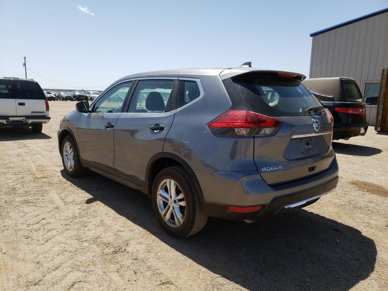 Photo 3 from auction – 2017 NISSAN ROGUE S with VIN KNMAT2MT6HP544260