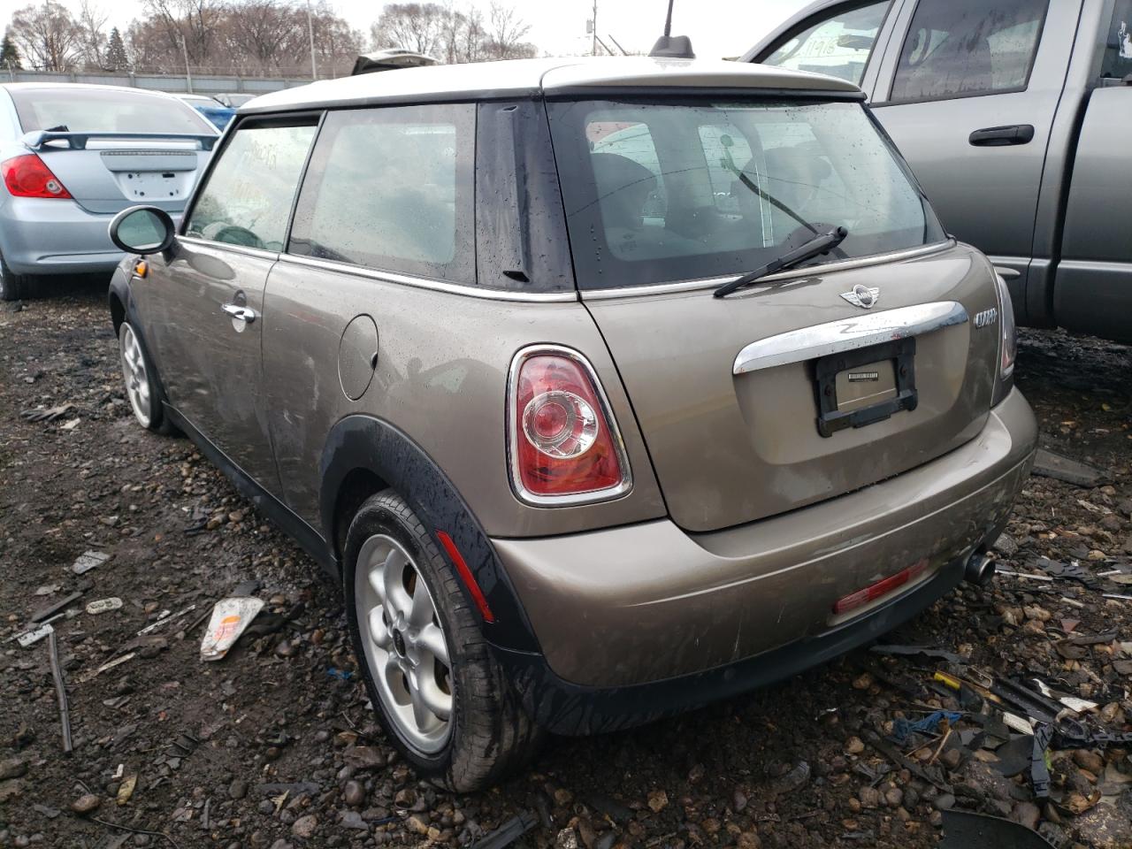 Photo 3 from auction – 2011 MINI COOPER with VIN WMWSU3C53BT253205