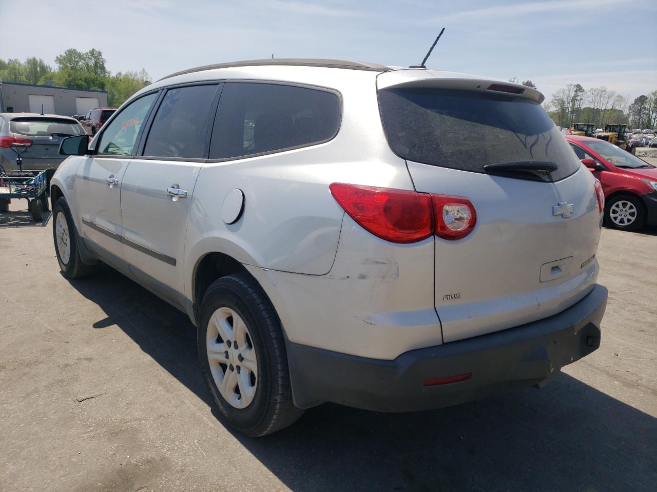Photo 3 from auction – 2011 CHEVROLET TRAVERSE L with VIN 1GNKVEED1BJ124222