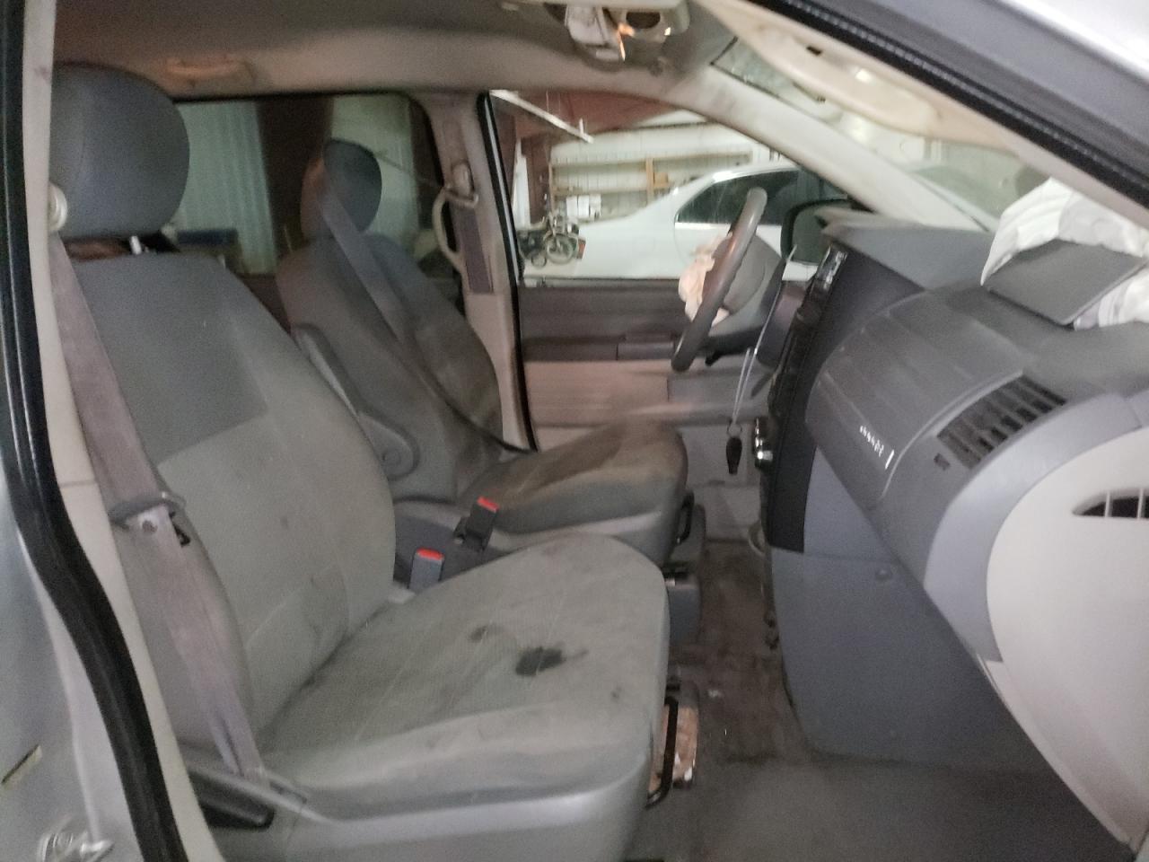Photo 5 from auction – 2009 DODGE GRAND CARA with VIN 2D8HN44E59R537534