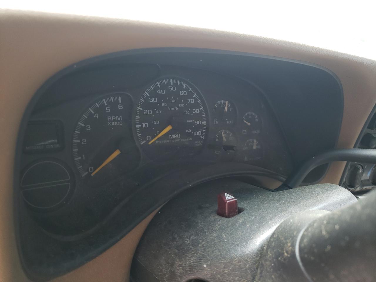 Photo 8 from auction – 2000 CHEVROLET SILVERADO with VIN 1GCEC19T3YE305040