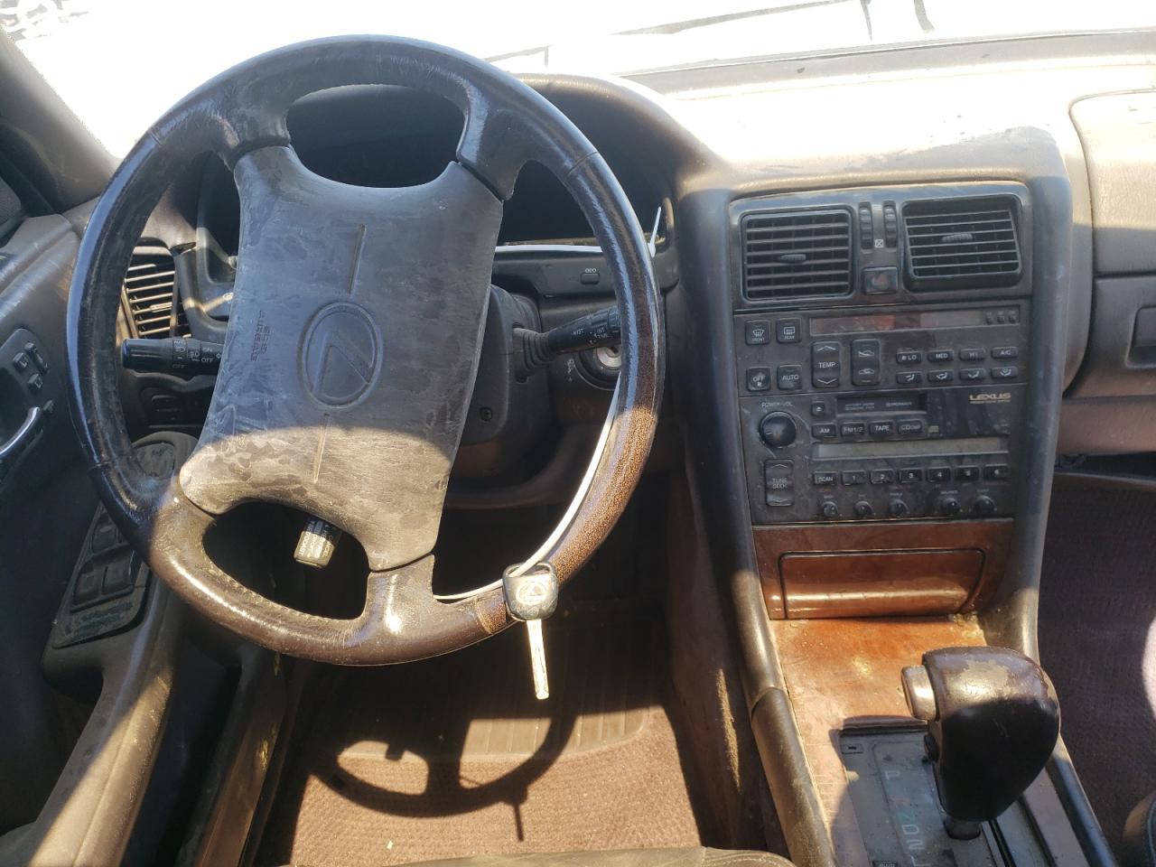 Photo 9 from auction – 1994 LEXUS LS 400 with VIN JT8UF11E2R0203113