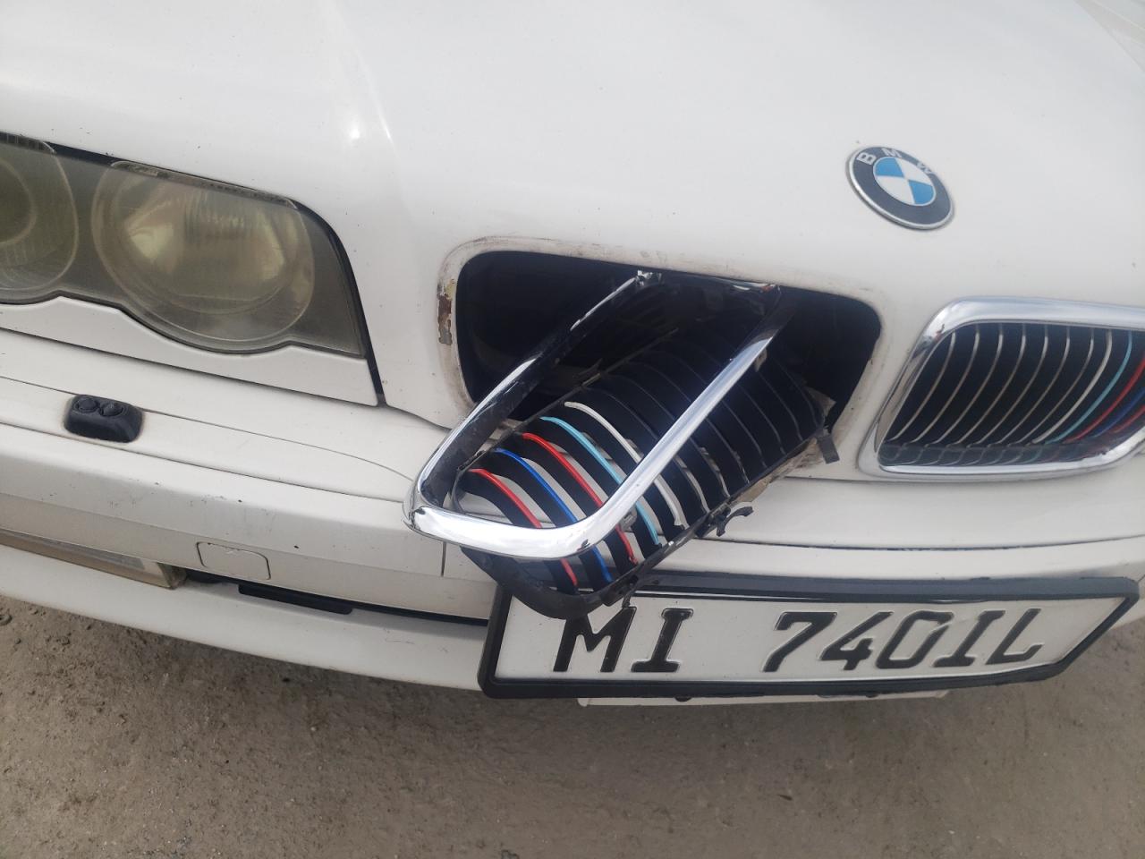 Photo 9 from auction – 2001 BMW 740 IL with VIN WBAGH83481DP25812