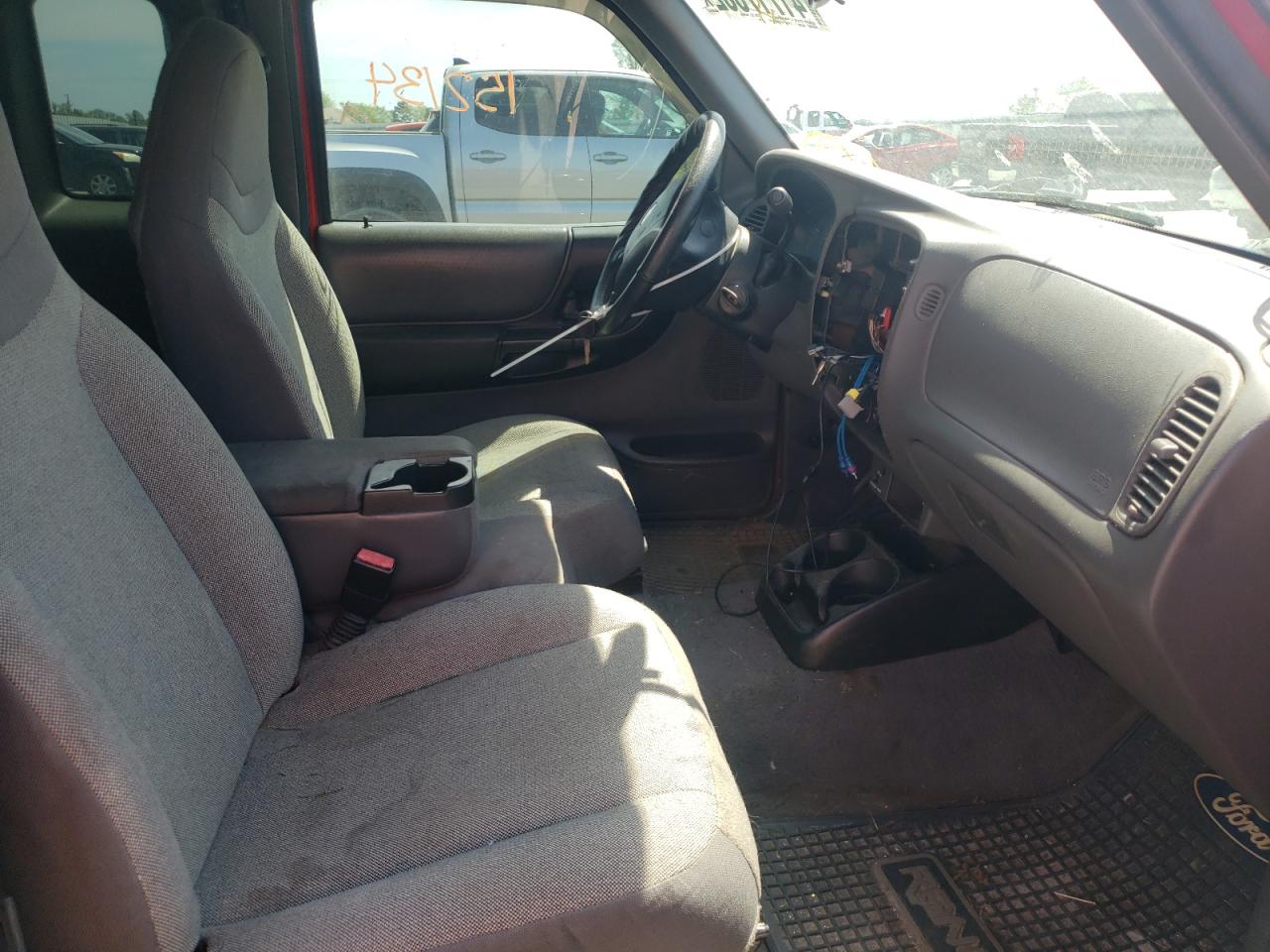 Photo 5 from auction – 2001 FORD RANGER XLT with VIN 1FTYR14V61PB41670