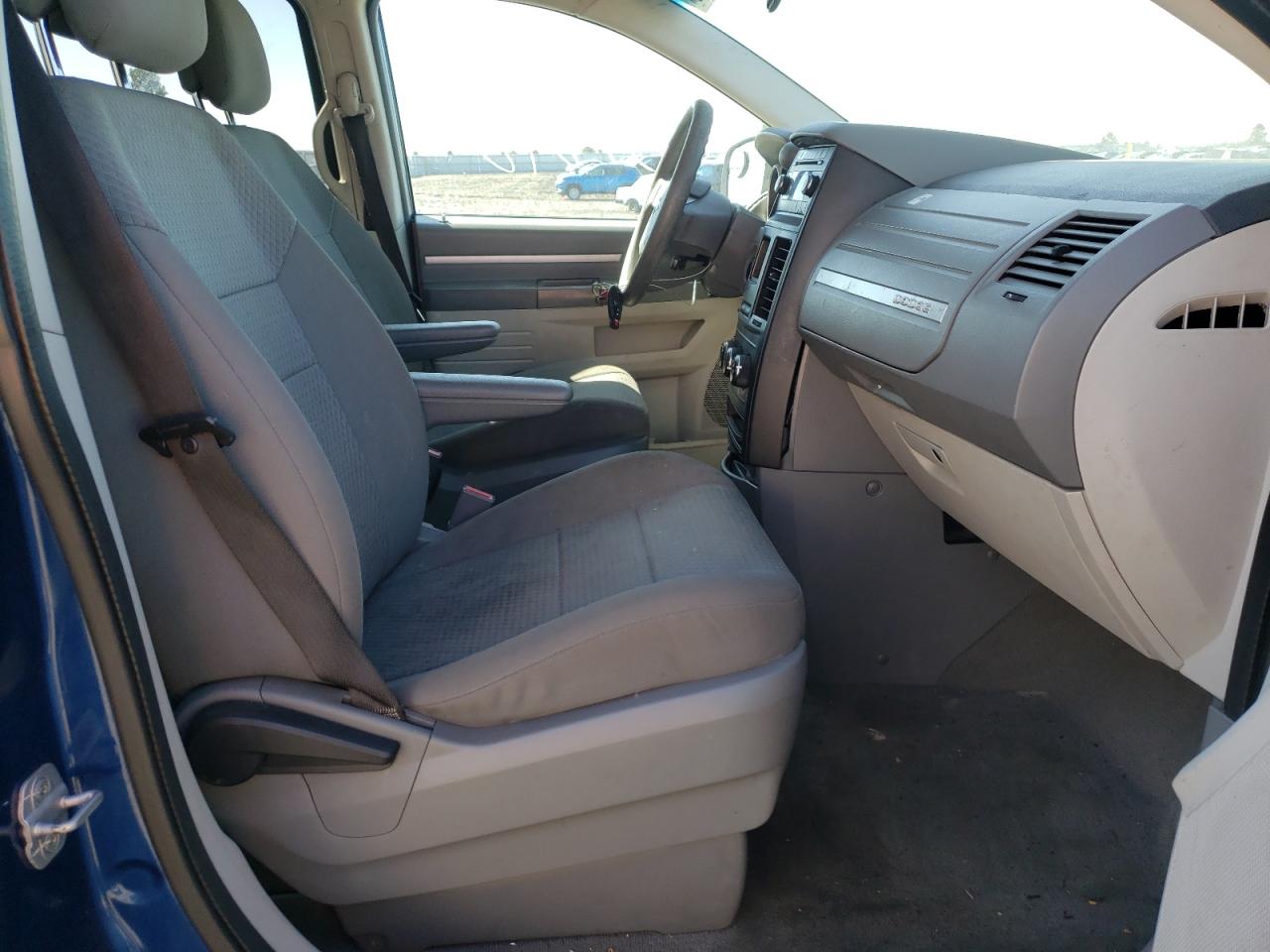 Photo 5 from auction – 2010 DODGE GRAND CARA with VIN 2D4RN4DEXAR340949