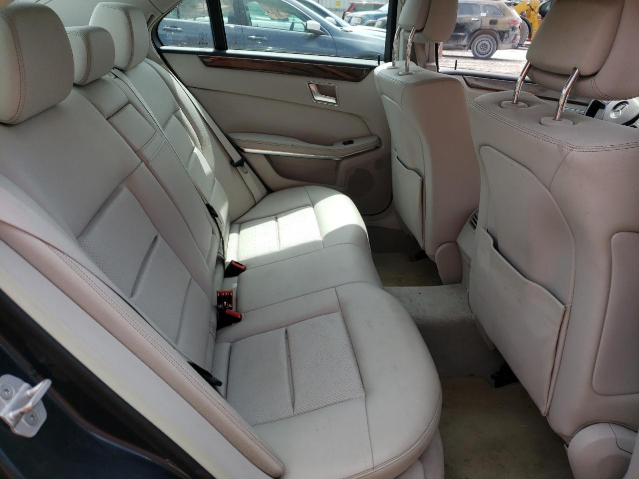 Photo 6 from auction – 2014 MERCEDES-BENZ E 350 with VIN WDDHF5KB8EA914100