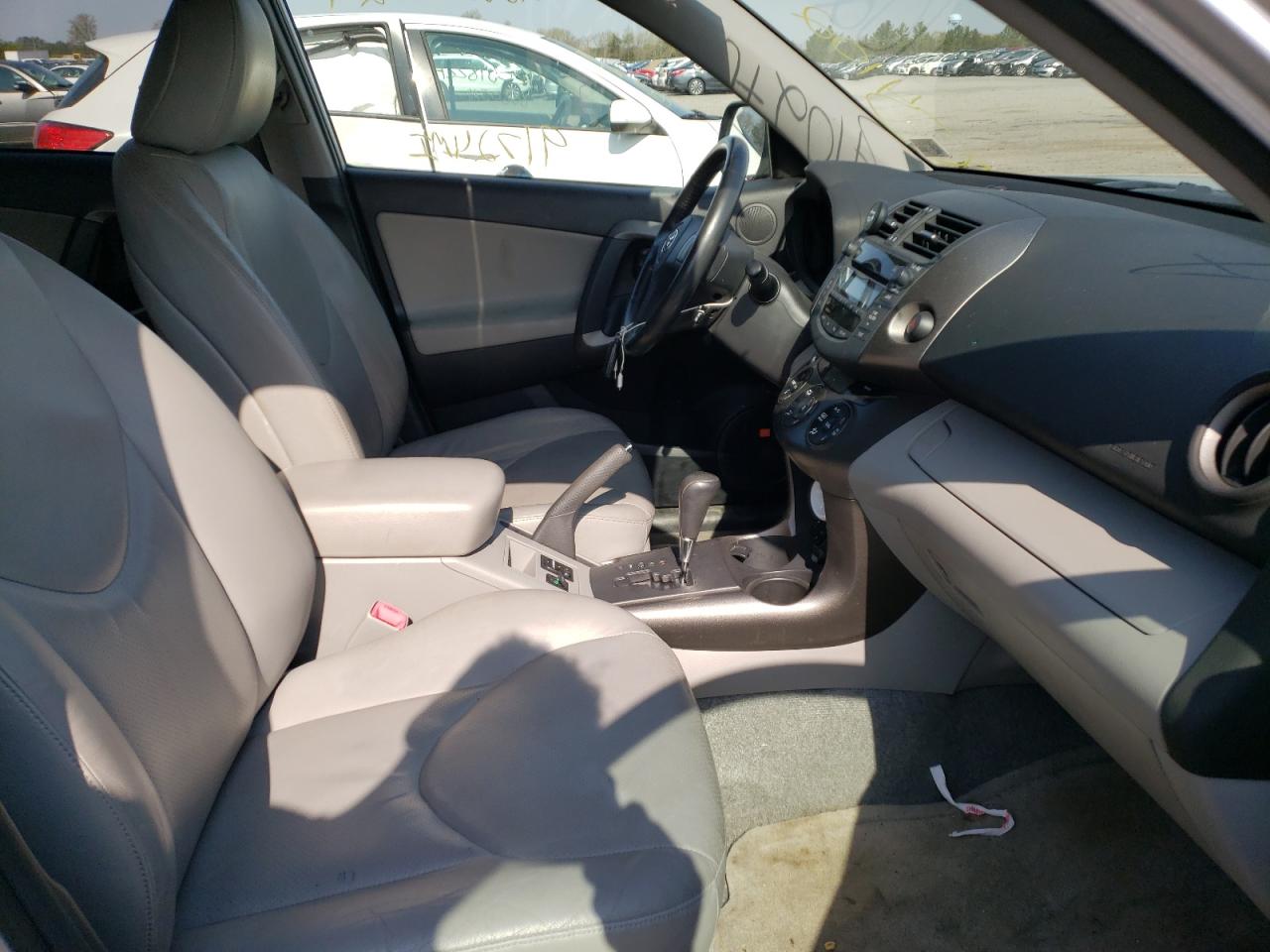 Photo 5 from auction – 2010 TOYOTA RAV4 LIMIT with VIN JTMDF4DV9A5026453
