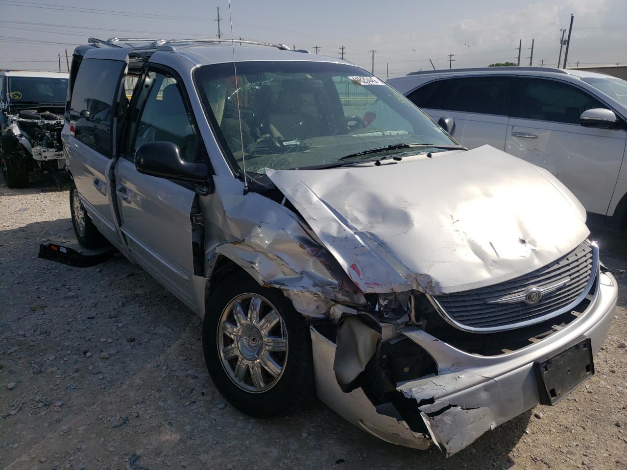 CHRYSLER TOWN & COU 2003 with VIN 2C8GP64L33R381420 - Photo from auction