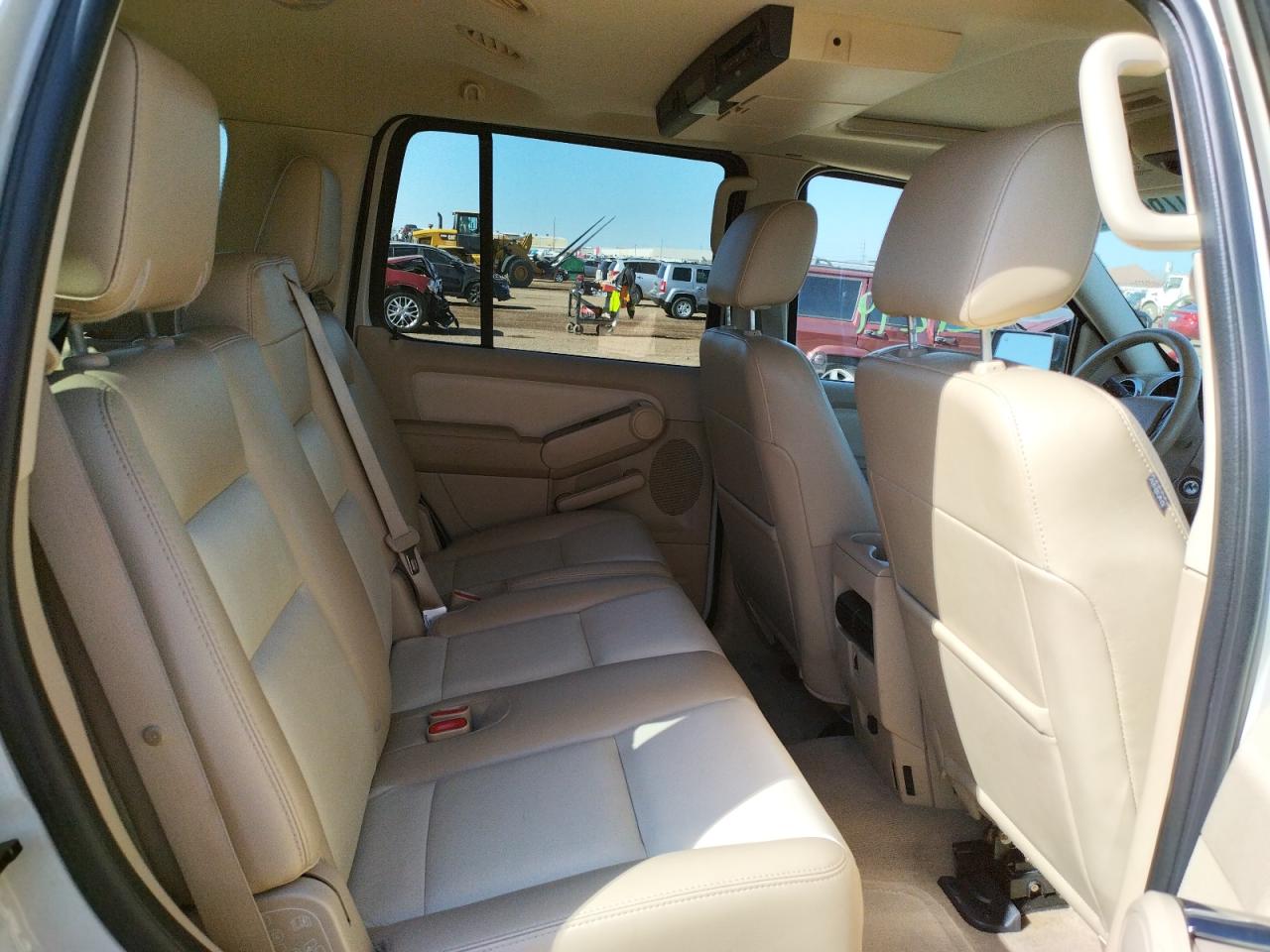 Photo 6 from auction – 2006 FORD EXPLORER L with VIN 1FMEU75806UB43545