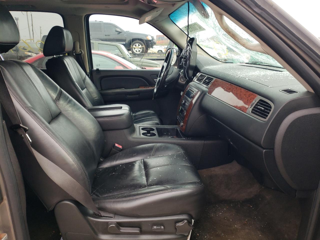 Photo 5 from auction – 2008 CHEVROLET SUBURBAN K with VIN 1GNFK16388J226215