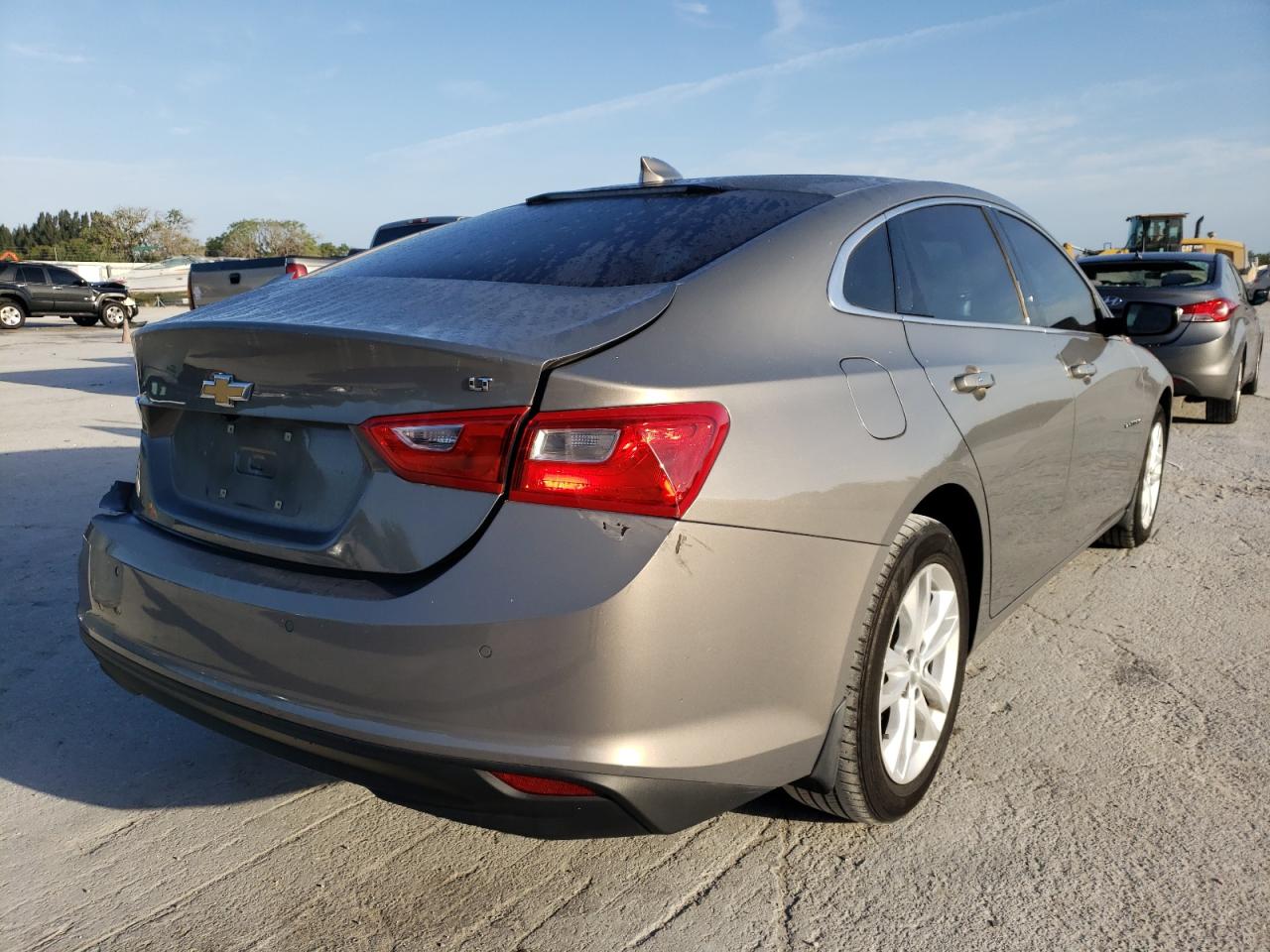 Photo 4 from auction – 2017 CHEVROLET MALIBU LT with VIN 1G1ZE5ST7HF241018