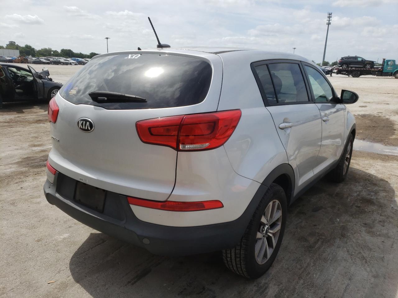 Photo 4 from auction – 2016 KIA SPORTAGE L with VIN KNDPBCAC8G7844727
