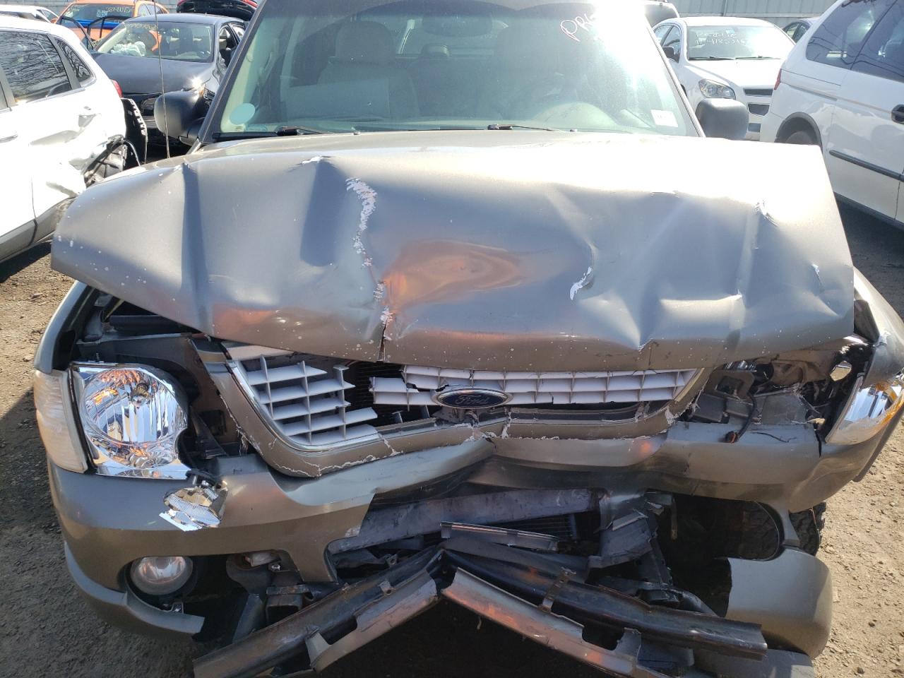 Photo 7 from auction – 2002 FORD EXPLORER L with VIN 1FMDU75W72ZB02840