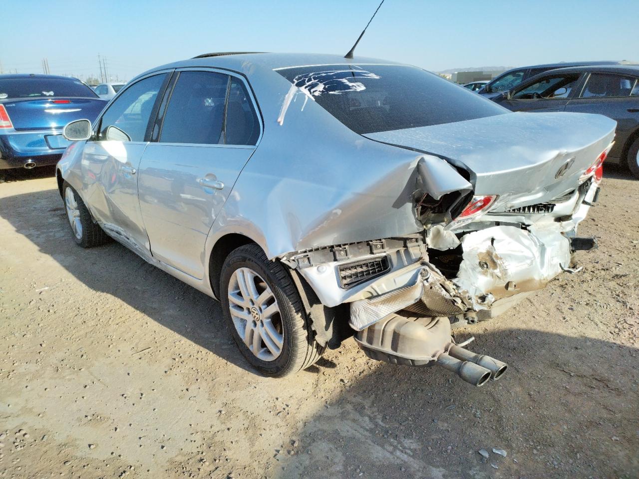 Photo 3 from auction – 2007 VOLKSWAGEN JETTA WOLF with VIN 3VWEF71K27M185346