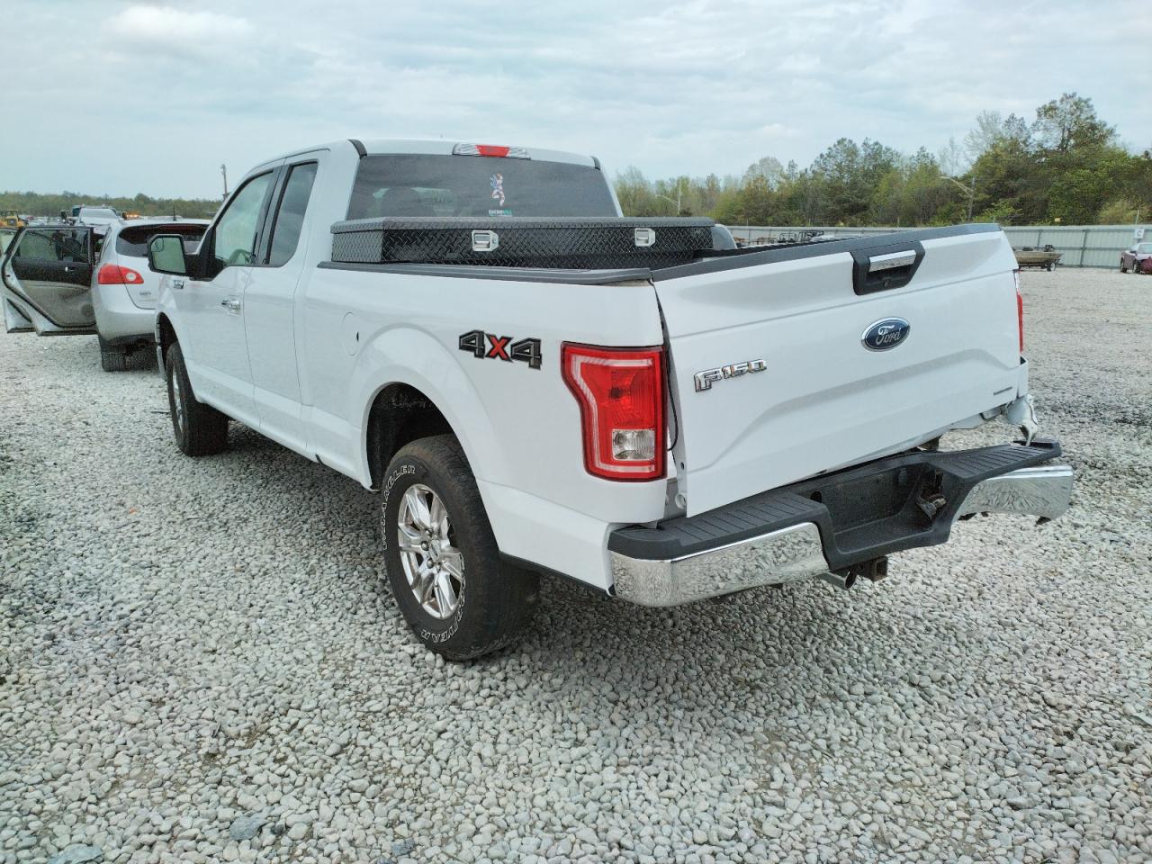 Photo 3 from auction – 2016 FORD F150 SUPER with VIN 1FTFX1EF0GKE28383