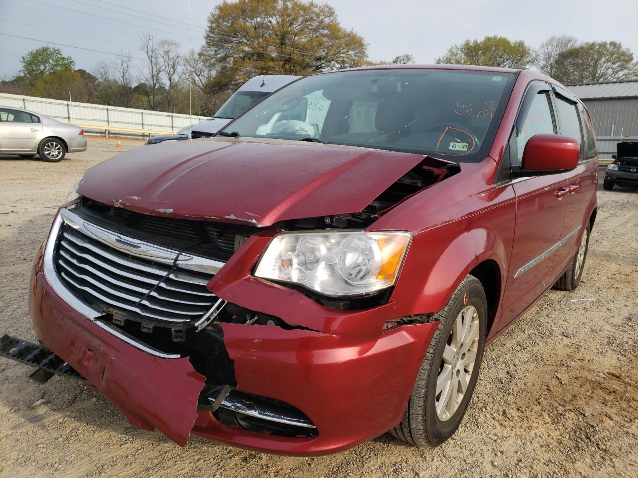 Photo 2 from auction – 2014 CHRYSLER TOWN & COU with VIN 2C4RC1BG1ER307463