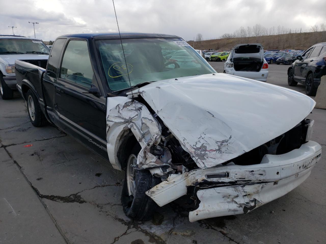 GMC SONOMA 1997 with VIN 1GTCS19X0V8522083 - Photo from auction