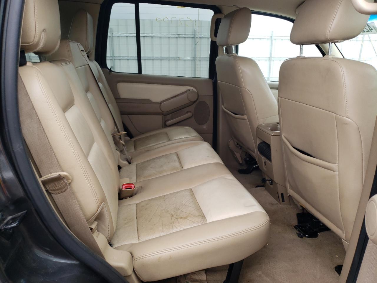 Photo 6 from auction – 2007 FORD EXPLORER E with VIN 1FMEU74827UB00053