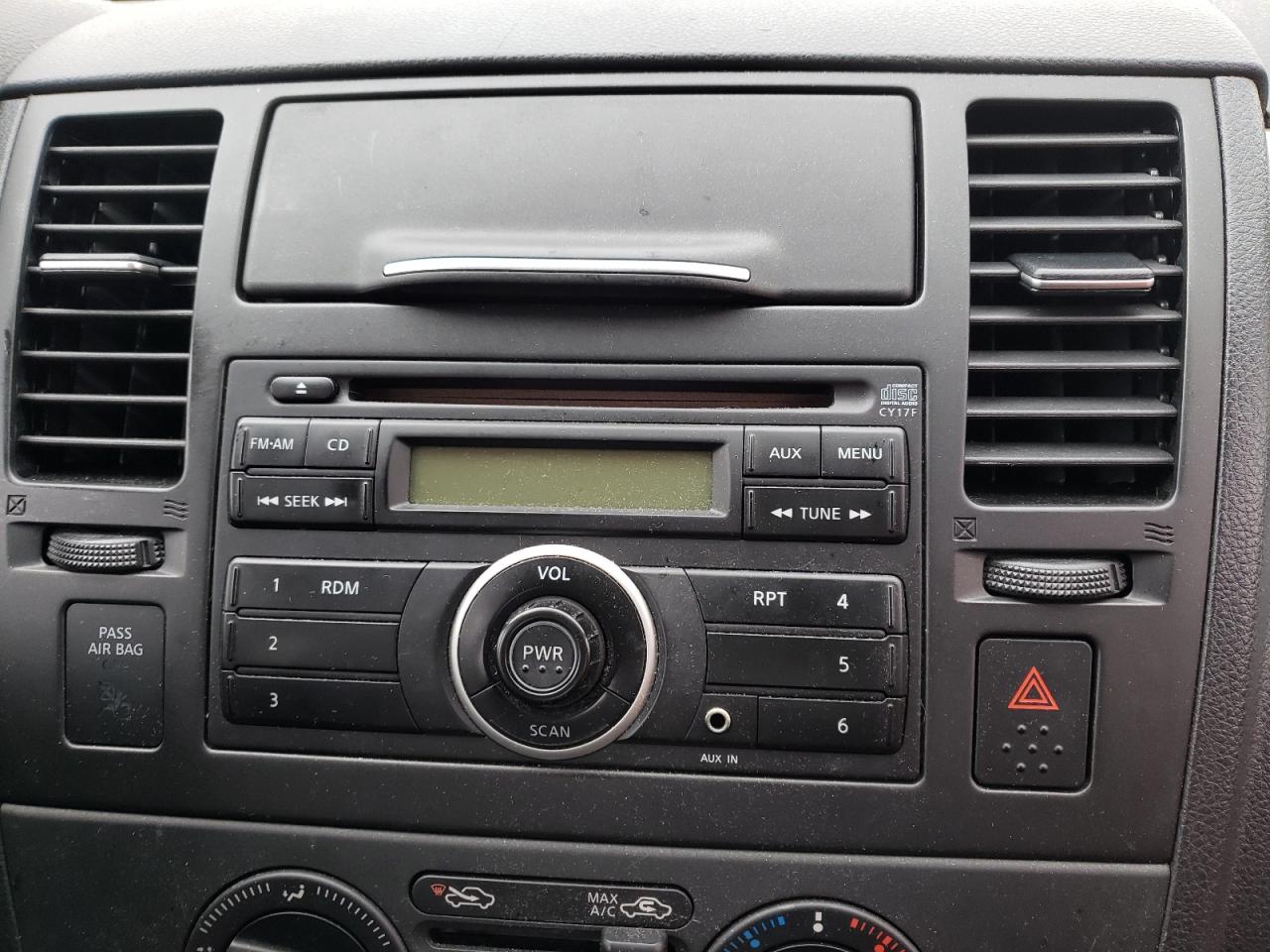Photo 9 from auction – 2010 NISSAN VERSA S with VIN 3N1BC1CP5AL449521