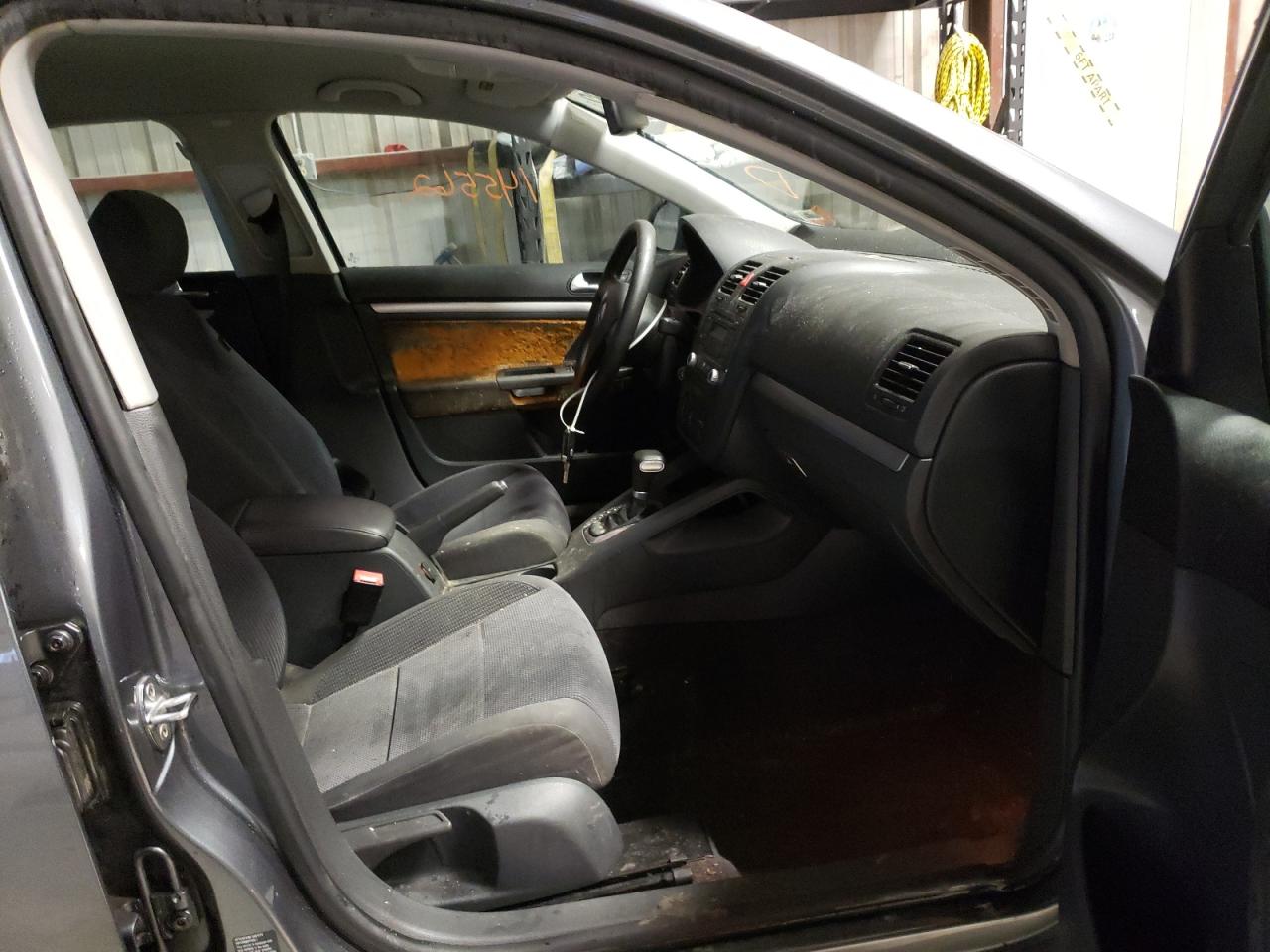 Photo 5 from auction – 2006 VOLKSWAGEN JETTA VALU with VIN 3VWPG71K76M674345
