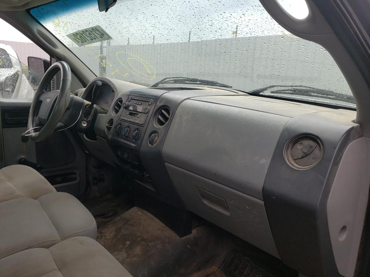 Photo 9 from auction – 2005 FORD F150 with VIN 1FTRF12W15NA96647