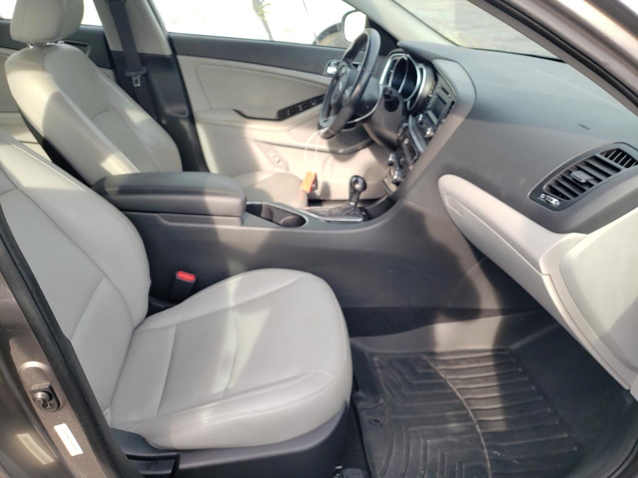 Photo 5 from auction – 2015 KIA OPTIMA EX with VIN 5XXGN4A79FG357879