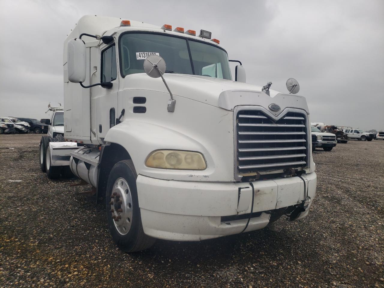 2001 MACK 600 CX600