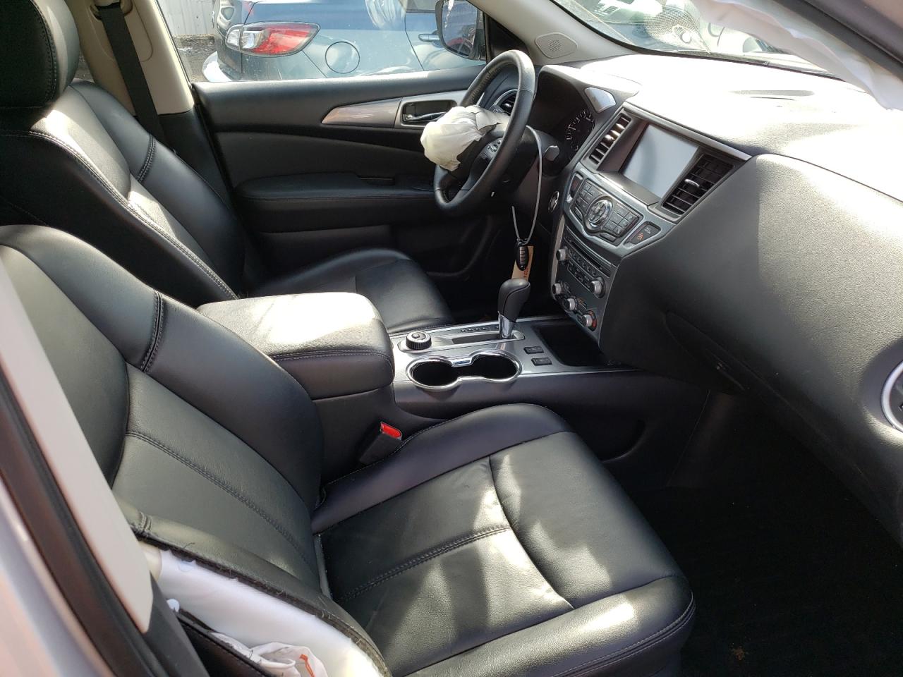 Photo 5 from auction – 2018 NISSAN PATHFINDER with VIN 5N1DR2MM4JC678021