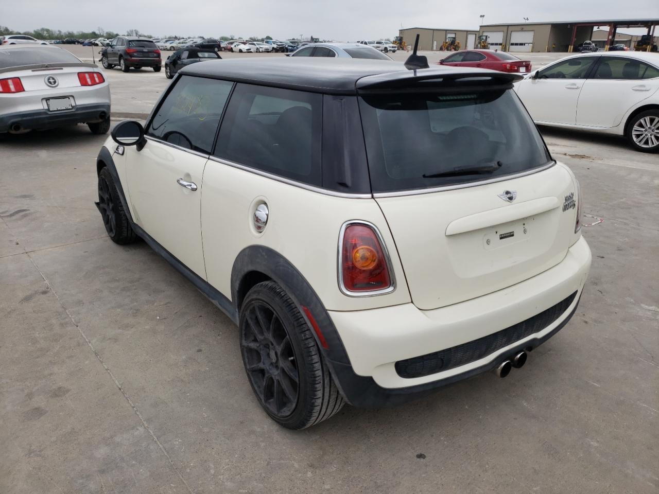 Photo 3 from auction – 2010 MINI COOPER S with VIN WMWMF7C55ATZ72545