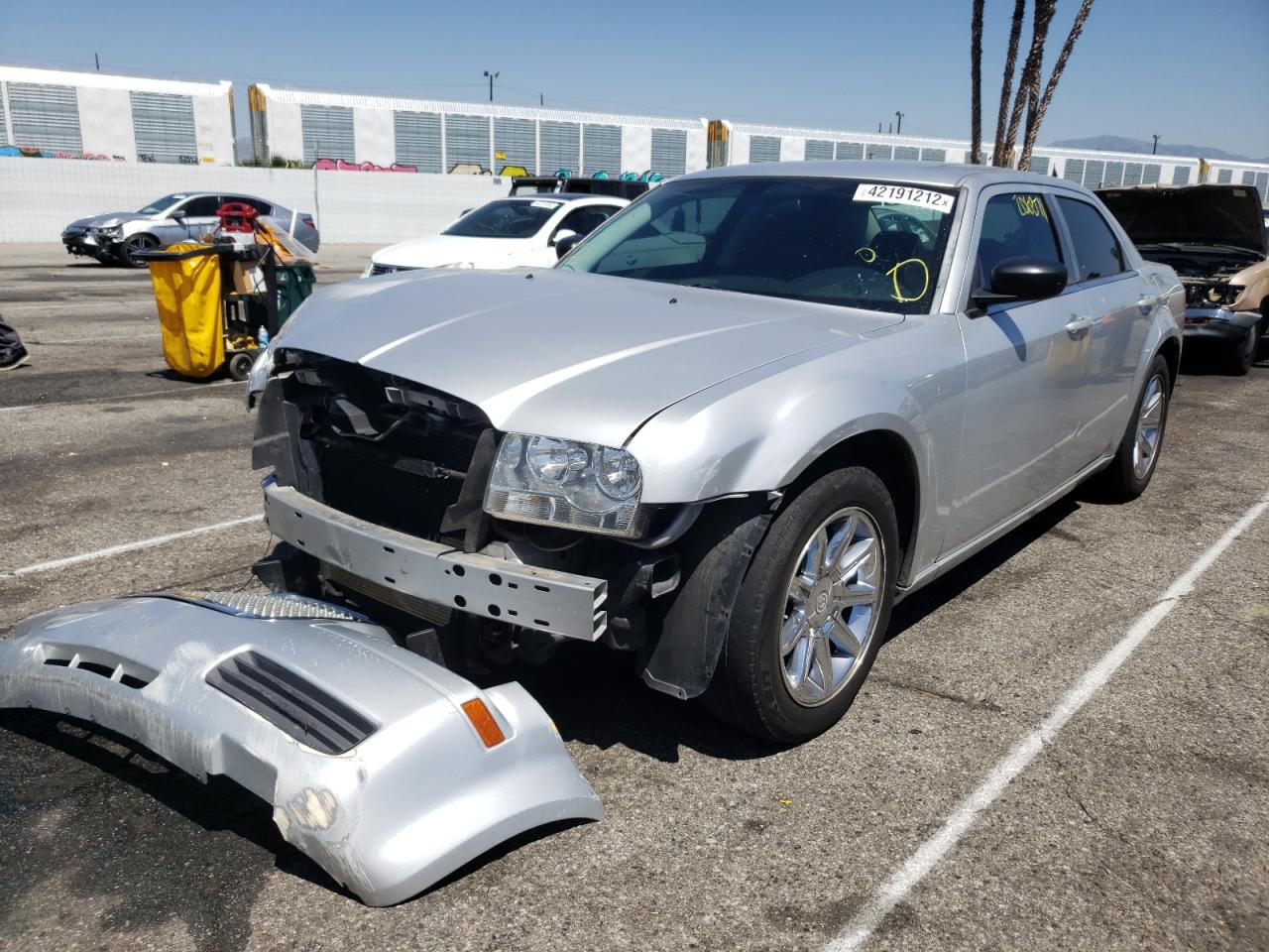 Photo 2 from auction – 2008 CHRYSLER 300 LX with VIN 2C3KA43R98H312708