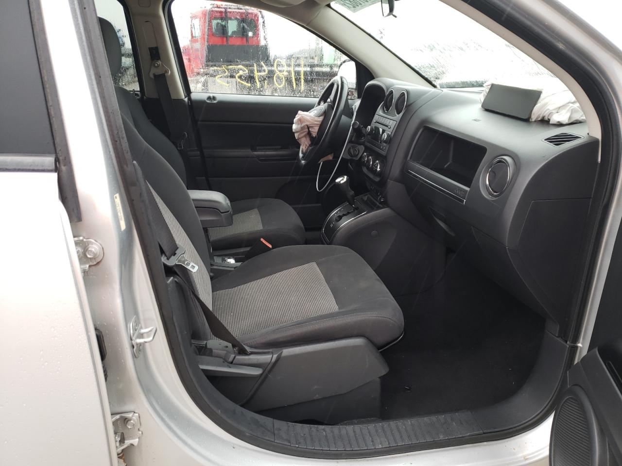 Photo 5 from auction – 2011 JEEP COMPASS SP with VIN 1J4NF1FB0BD197602