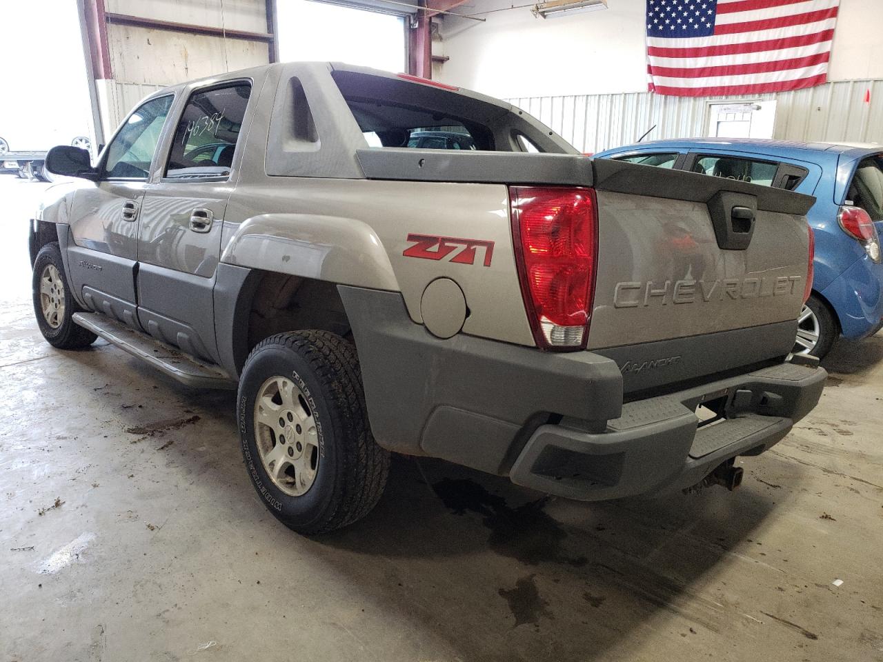 Photo 3 from auction – 2002 CHEVROLET AVALANCHE with VIN 3GNEK13T42G291829